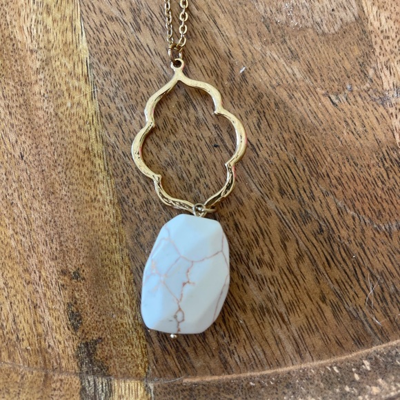 Altered State Necklace - Picture 2 of 2